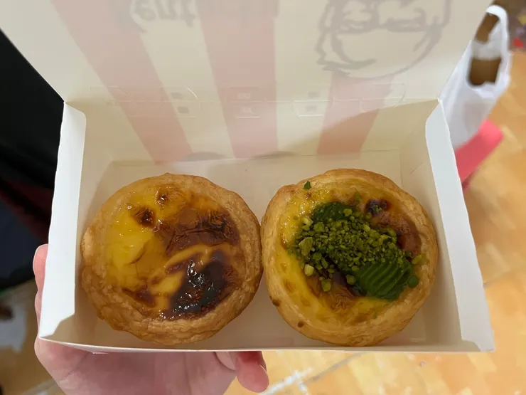 原味蛋撻、白玉抹茶蛋撻。