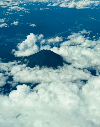不能穿耳洞的三樓