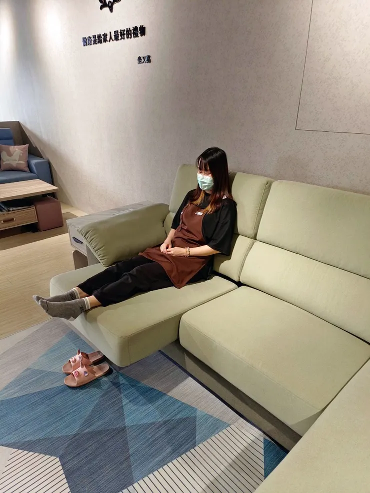 台南沙發推薦【坐又銘沙發】客製化手工沙發|終身保修到府維修|