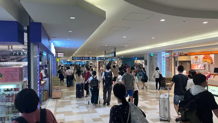 回國前繞到國內線買伴手禮也很Ok。