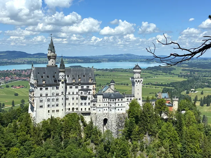 離開新天鵝堡沒多久,它就在7/12被正式列為UNESCO世界文化遺產了。