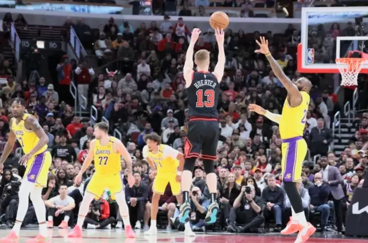 奇雲靴拿射入三分球助公牛追至只落後一分