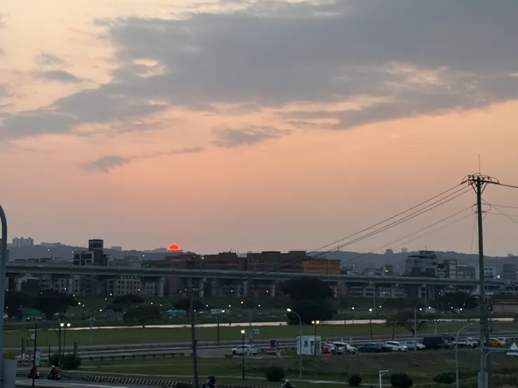 2026/02/19 運動時看一半的夕陽