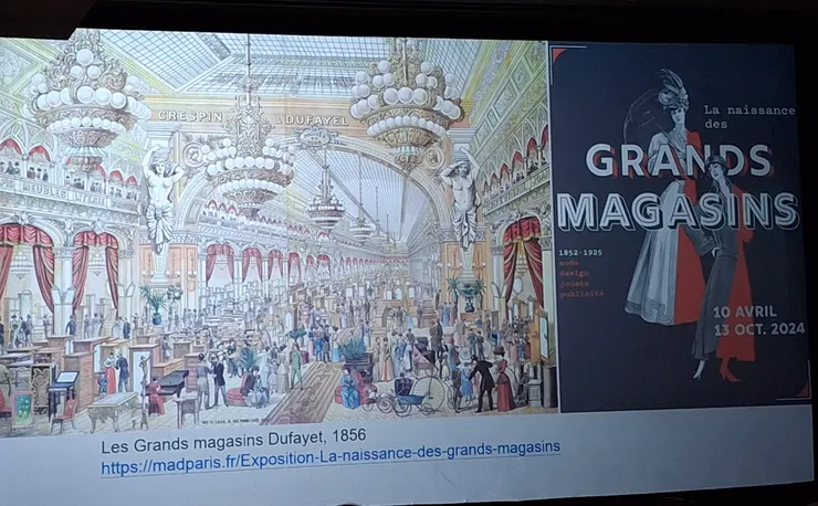 19世紀拿破崙三世在巴黎大都更,一堆有錢有閒的中產階級增加,尤其是女性的消費力上升,百貨公司就誕生了!看來從古至今女生的購物慾都很旺盛~