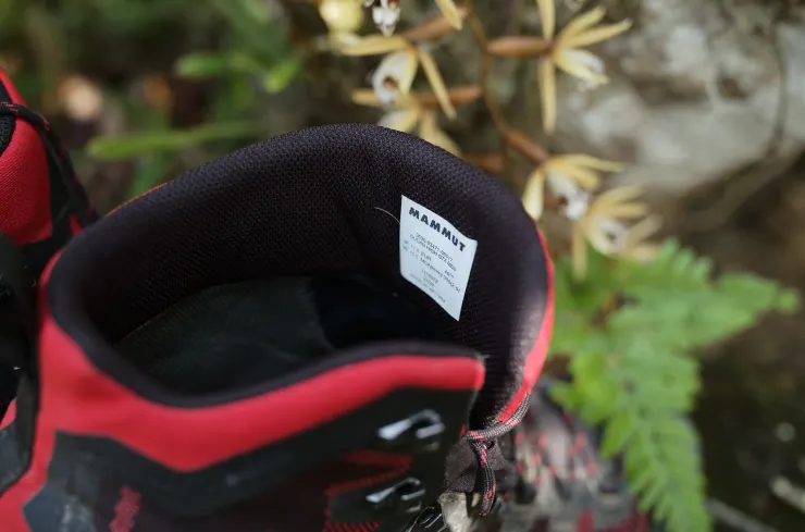 我超愛的單片鞋舌，終於可以穩穩包覆腳背不跑掉，真是強迫症救星！