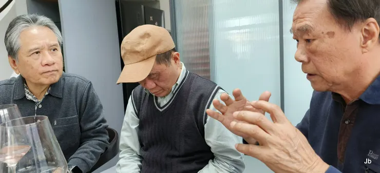 【在印尼事業做很大的勁桑說，那就先去印尼玩，他知道很多秘境。】