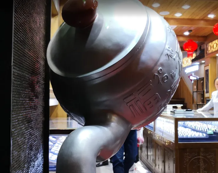 「天壺」諧音「天福」「添福」，象徵福氣綿延、財源滾滾