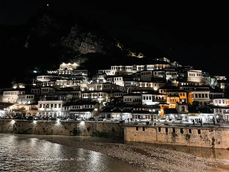 阿爾巴尼亞世遺 : 千窗之城
