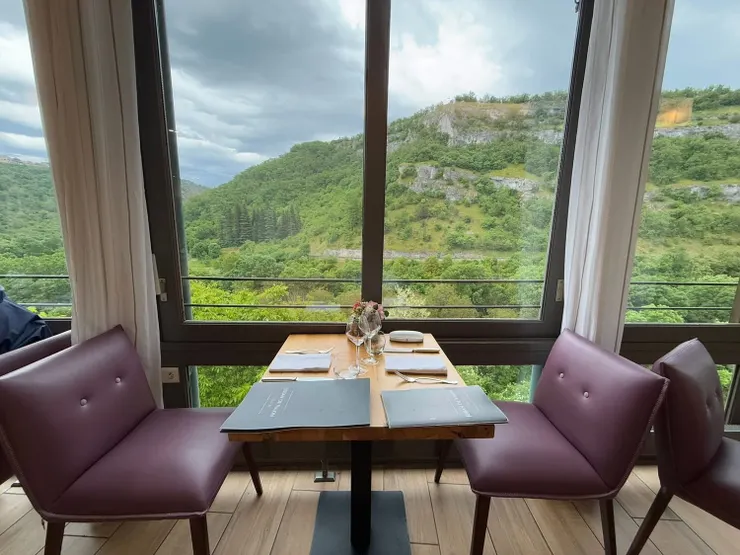 這樣的好位置吃飯，很開心