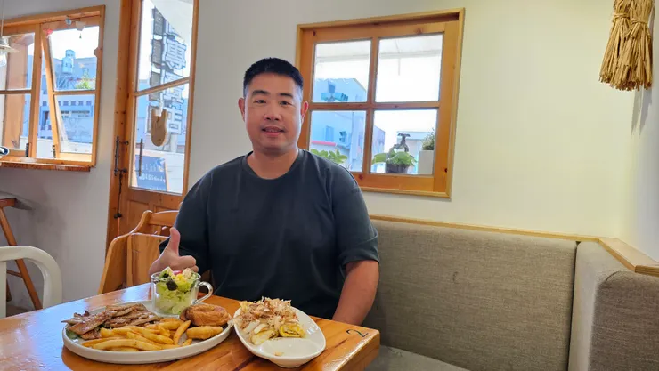 我還沒睡飽!但是章魚燒蛋餅讓我醒了!