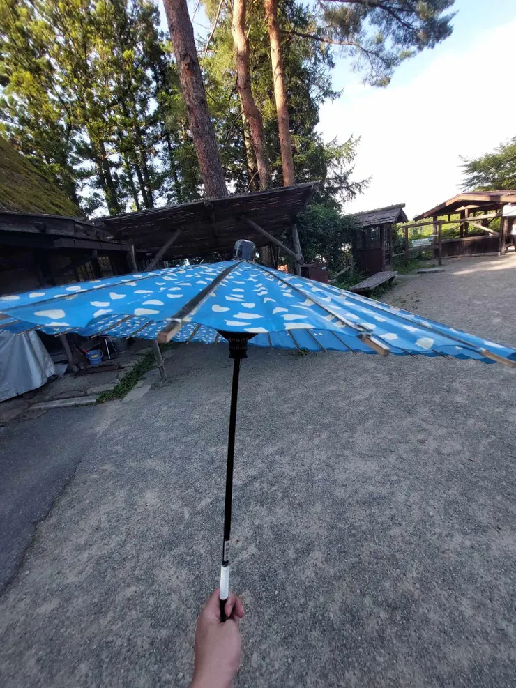 園區入口還有小紙傘讓大家拿著拍照，超可愛的~