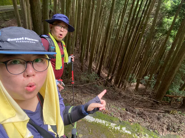 這要是一摔下去就一路滾到谷底...（怕）