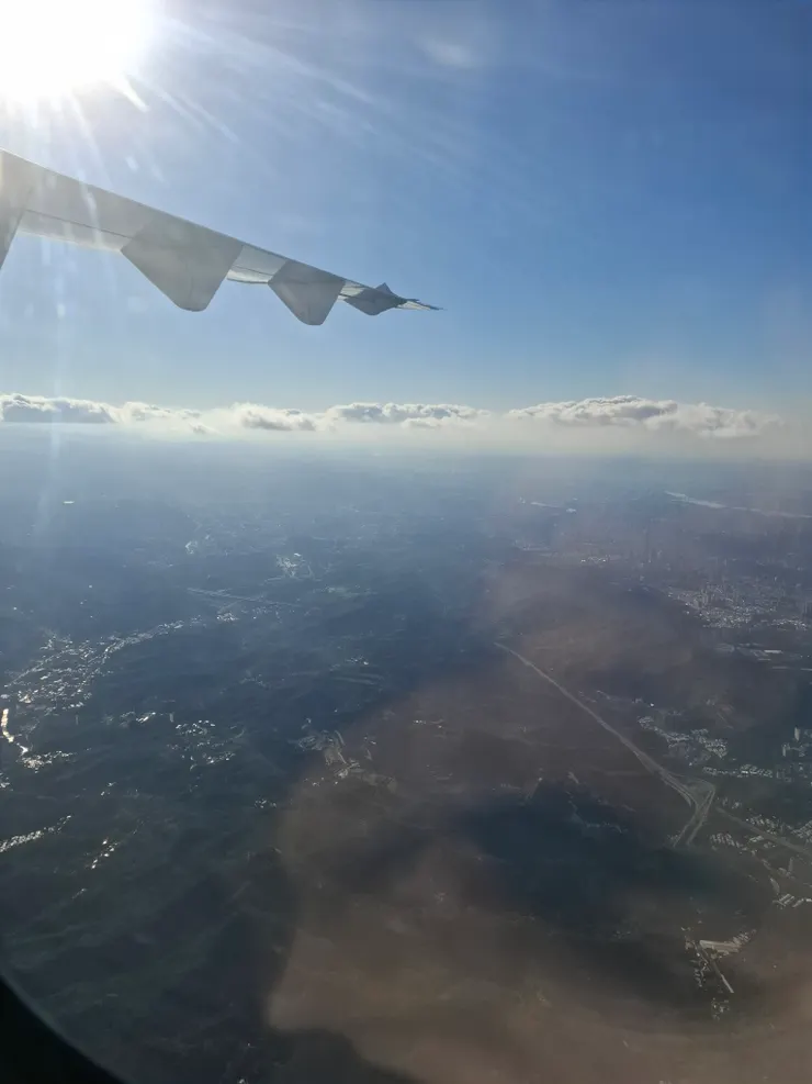 在心悸、腦霧還在的狀態下，我從台北搭上飛往台東的飛機，這一切從這一刻開始