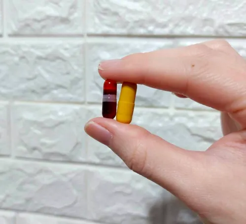 歐葵樂【目光晰】產品體驗實拍照：B群及葉黃素膠囊大小