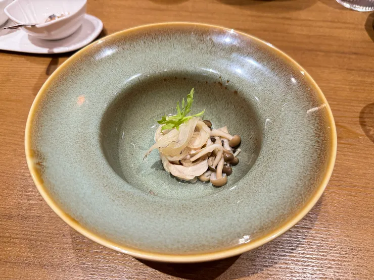 皇翅濃白頂湯雞