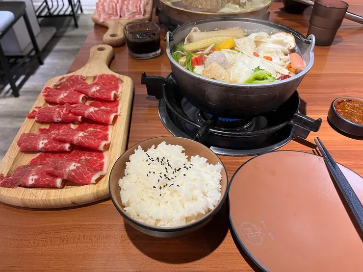 板腱牛藥膳鍋。