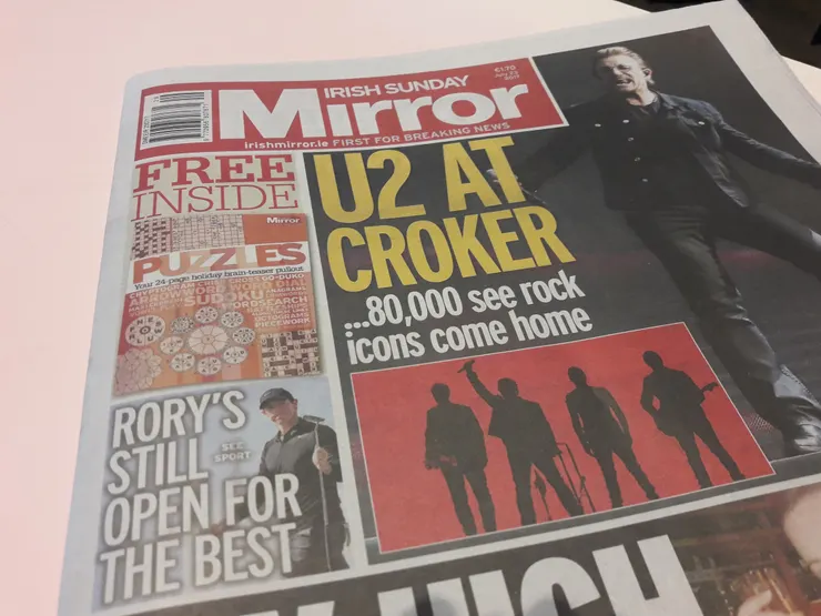 報紙頭版頭條是U2 / 資料來源：我自己