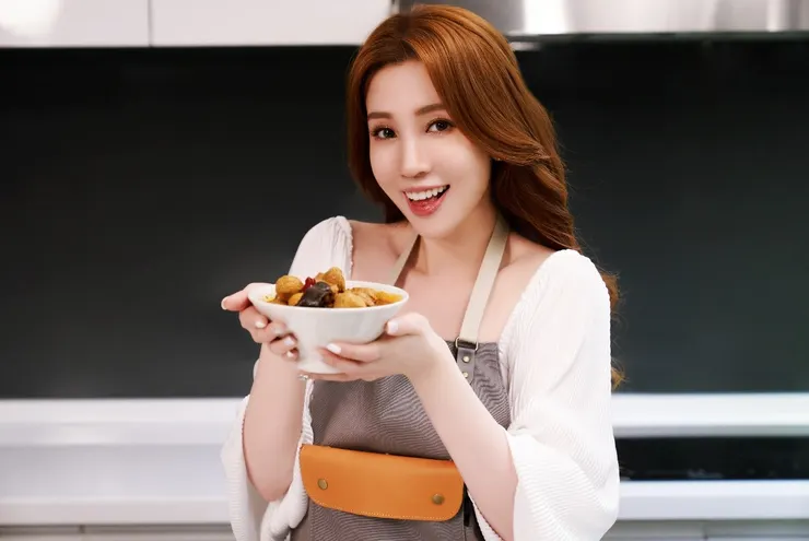 圖說：愛雅辣呦18香辣鍋獨享鍋，推甜蜜囤貨組買十送二超優惠！（圖片來源：愛雅辣呦）