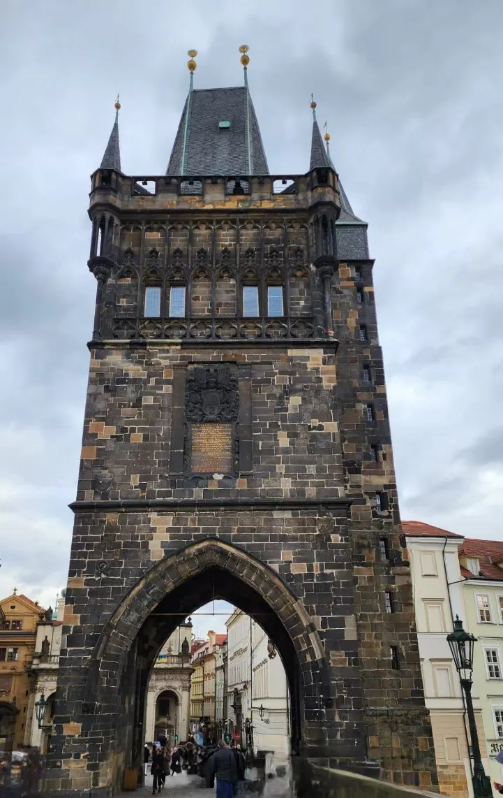 查理大橋望舊城區城塔面