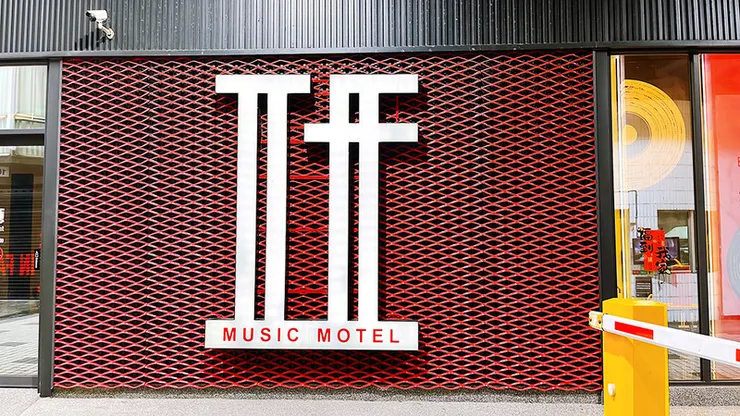 桃園住宿推薦《IF漫旅館 IF Motel》感受「音樂ｘ科技」的桃園汽車旅館