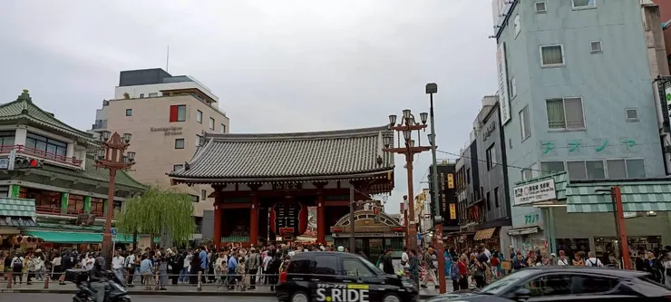 人真的多到一個誇張😂