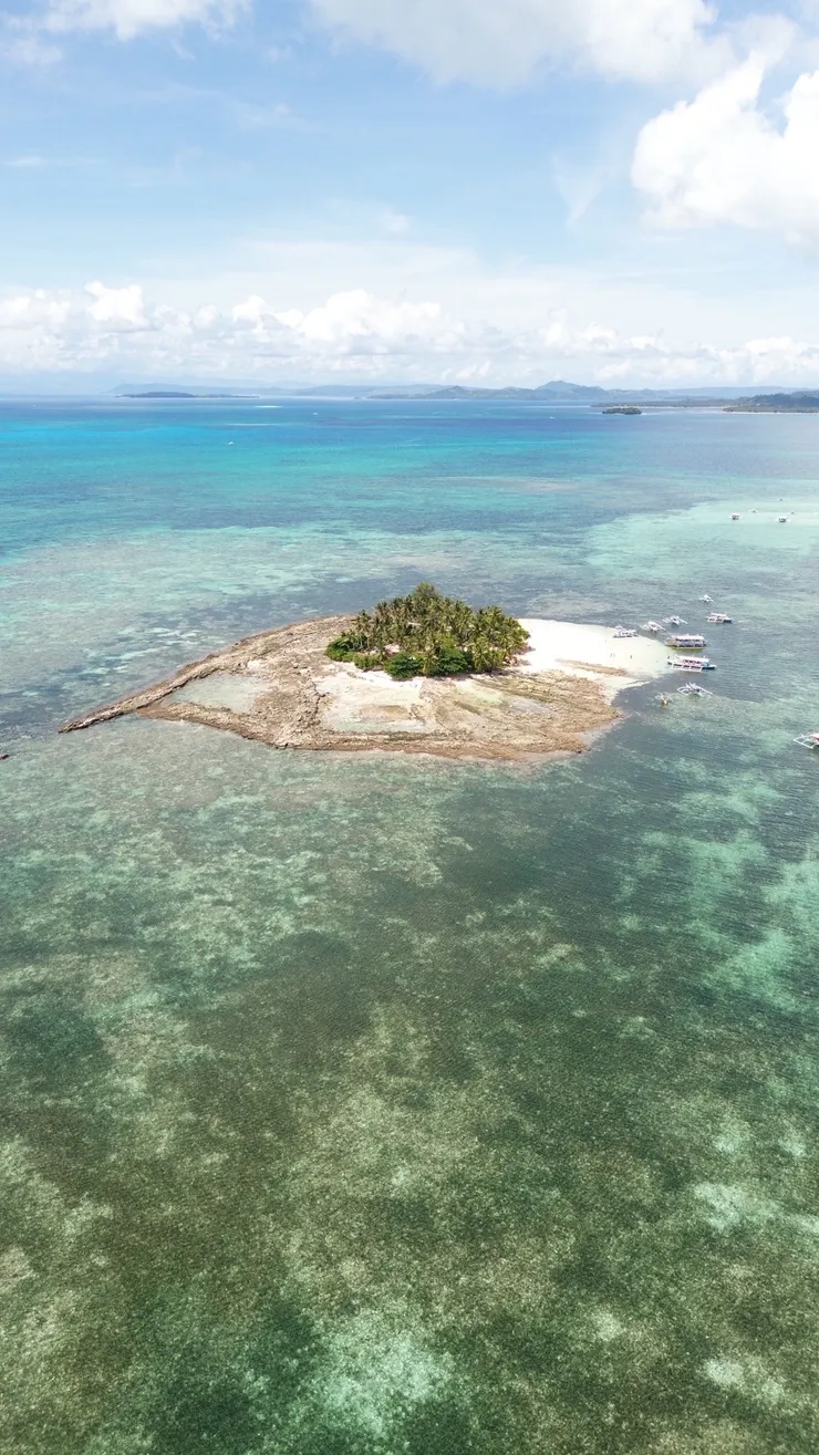 菲律賓遊學週末去蝦膏島衝浪，有很多特色島嶼可以跳島
