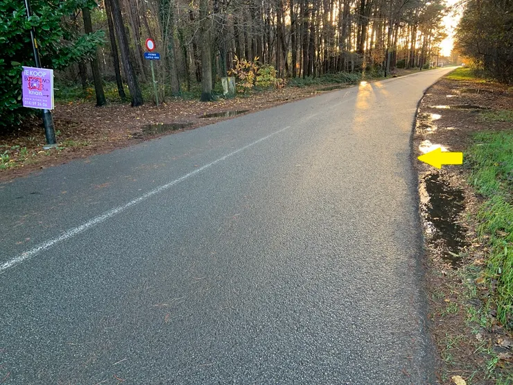 事發處，就是黃箭頭那裡的斷層！