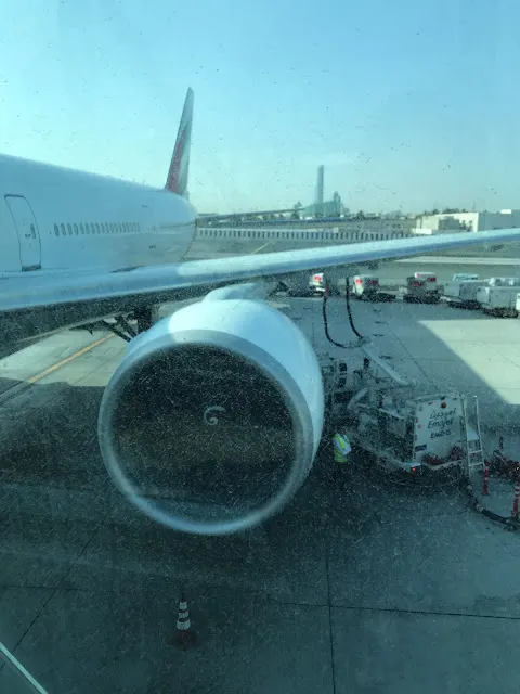 飛行日記(56) 阿聯酋航空 杜拜DXB - 台北TPE  EK366