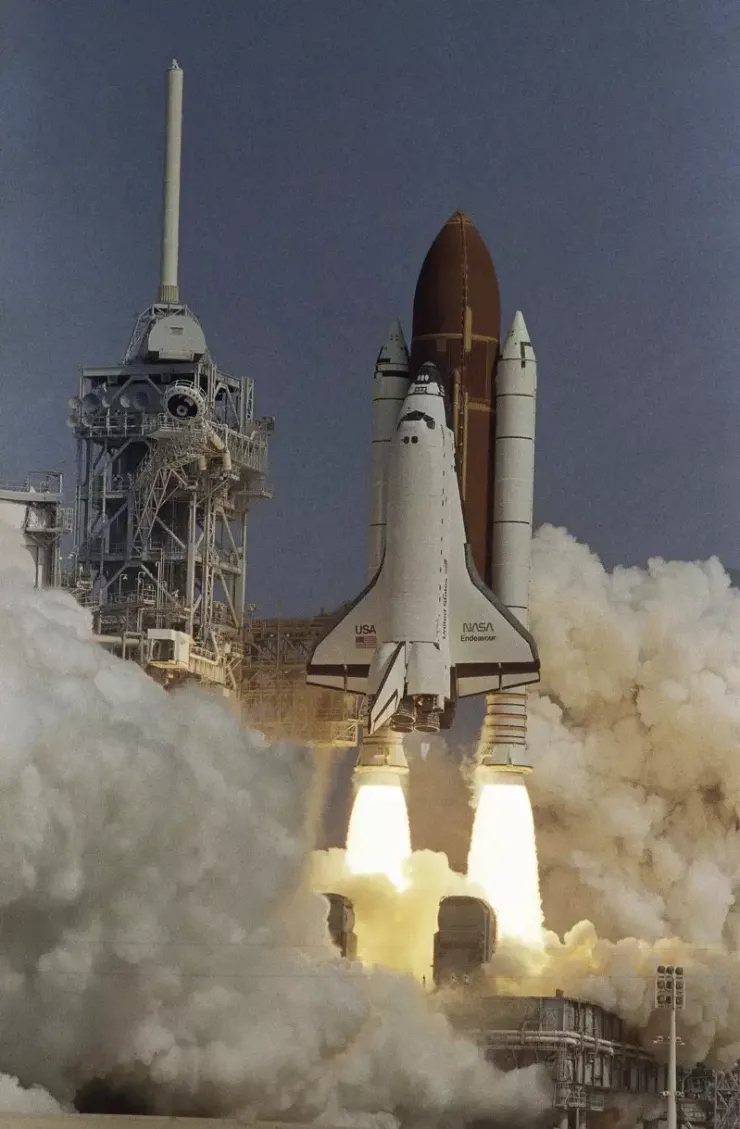 奮進號過去服役升空的樣子，圖片來源：NASA