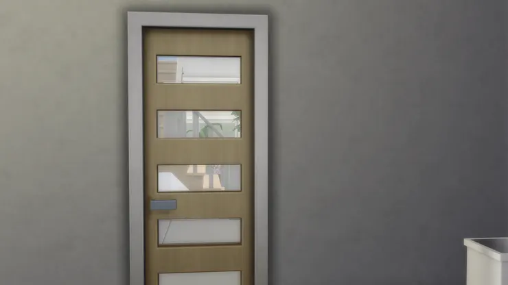 雖然房門面向樓梯，但上課時間並沒太多人經過。