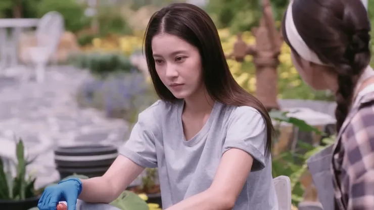 Aioon這樣素素的穿T-shirt很好看。(4:29)