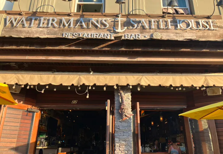 去了Light House隔壁