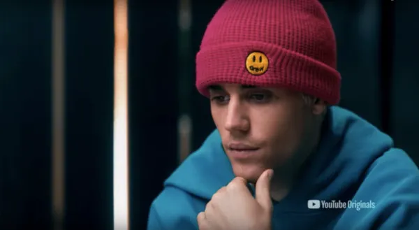 在紀錄片裡他詳述了自己的疾病，以及過往經歷，包含12歲就開始用藥（到底是哪個無良的人會提供這種藥物給小孩？）