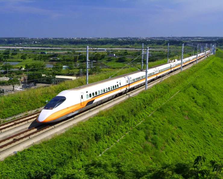 台灣高鐵英姿（圖源：數位島嶼）