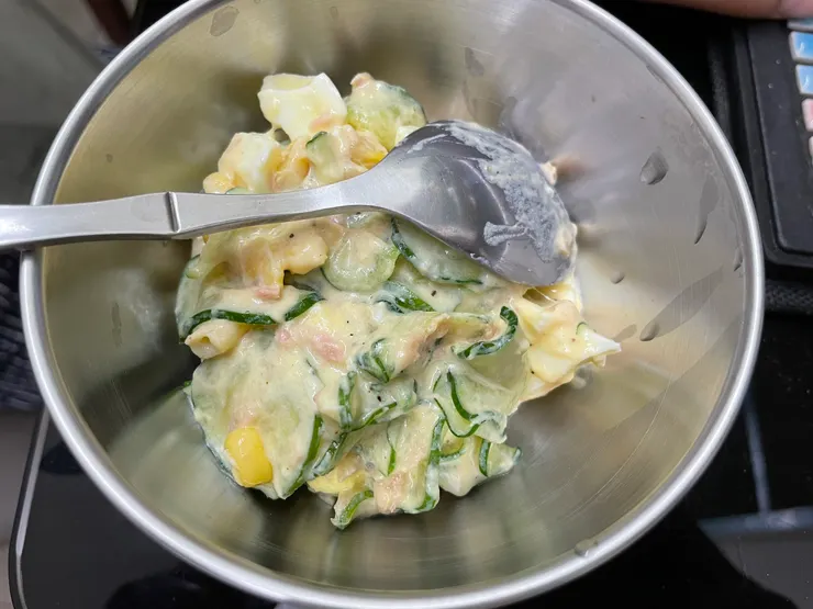 好吃又營養滿分的沙拉完成了