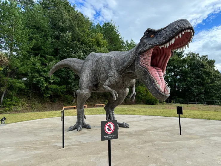 外面的侏羅紀公園宣傳時用的模型