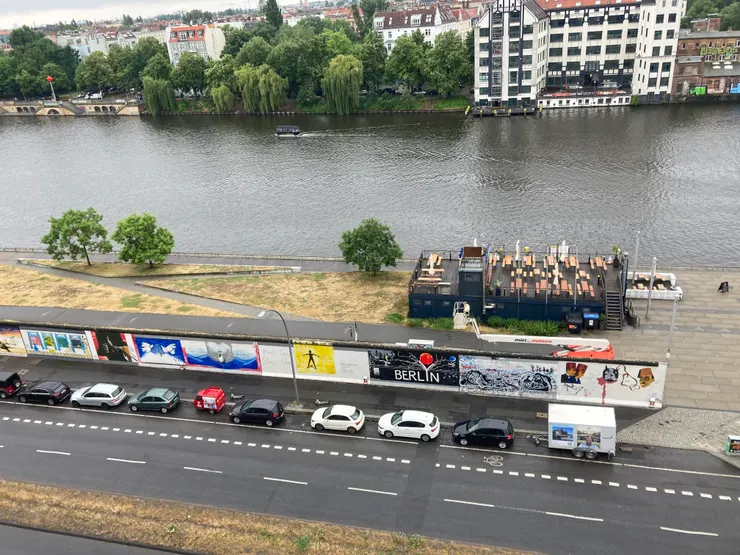 從上方觀看東邊畫廊