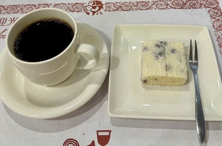 套餐裡的甜點沒有固定口味，是當天隨機搭配。