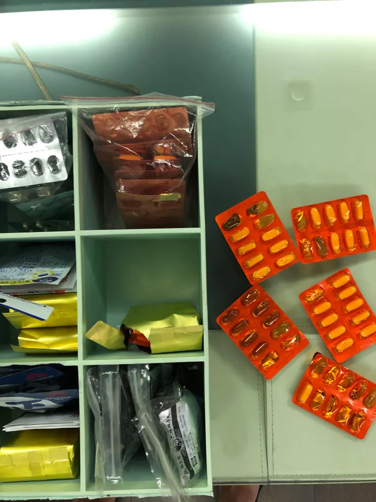 拿起不要的盒子,意外成為收納、分類藥品的好幫手