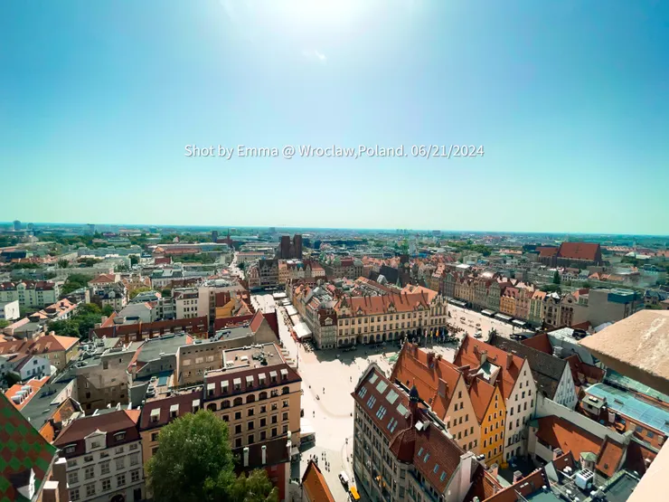 Market Square ( Rynek ) of Wrocław shot by Emma.