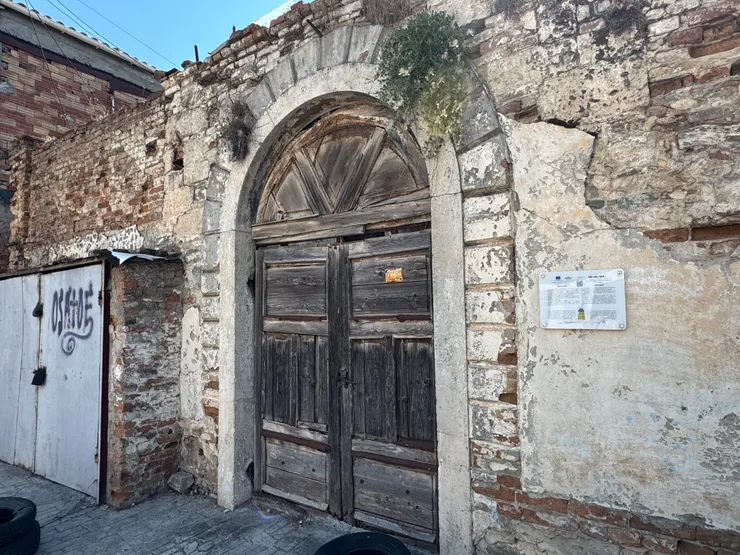 Peeping Tourist博物館大門