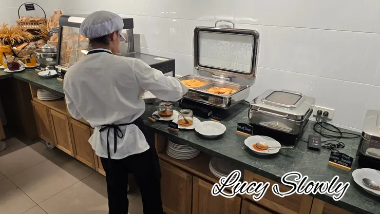 圓的鬆餅和法式吐司