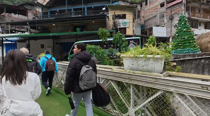 巴士正在等著我們