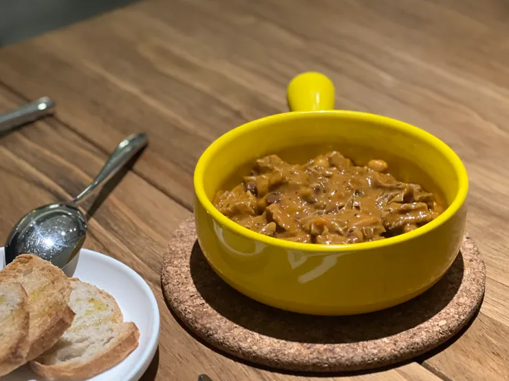 馬德里燉牛肚，那個醬有夠濃。