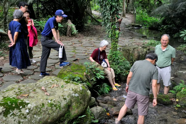【四十二份溪流湧泉依舊清澈見底 山水如恆但人皆無恙多麼不容易】