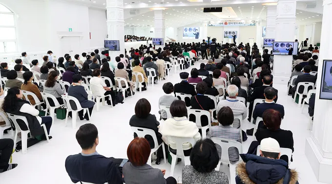 ▲ 成暢昊約翰枝派長在新天地江東教會進行講道。（照片=新天地約翰枝派提供）