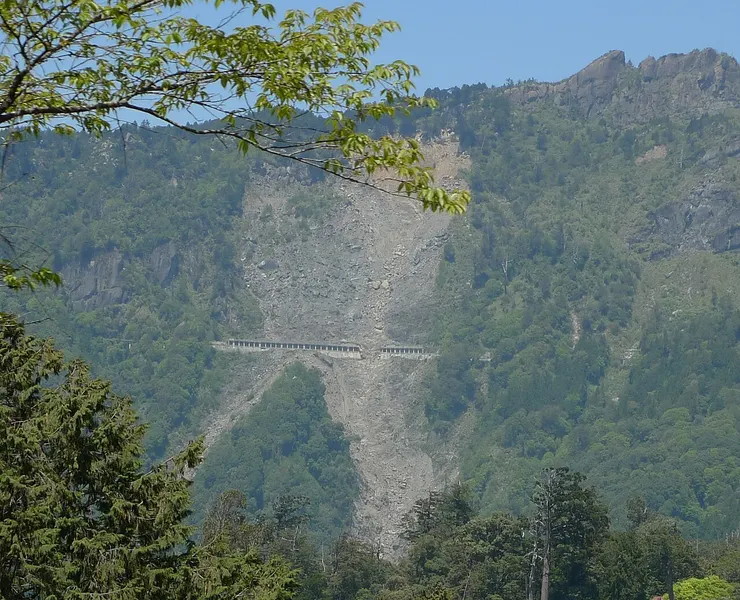 地震後的崩踏路段；圖/阿里山林業鐵路及文化資產管理處
