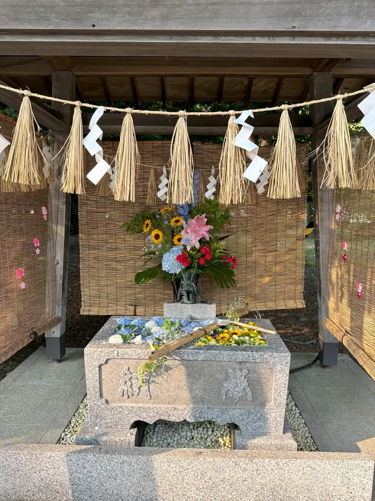 少數還留有水勺子的手洗舍