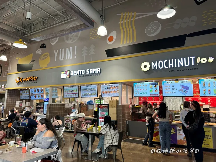 店內餐飲區提供烤鴨、台式便當等，採買後還能順便填肚子