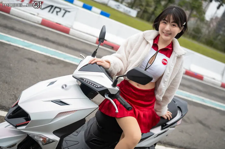 是叫你看車，不是人，更不是溝... (圖片取自 mobile01)